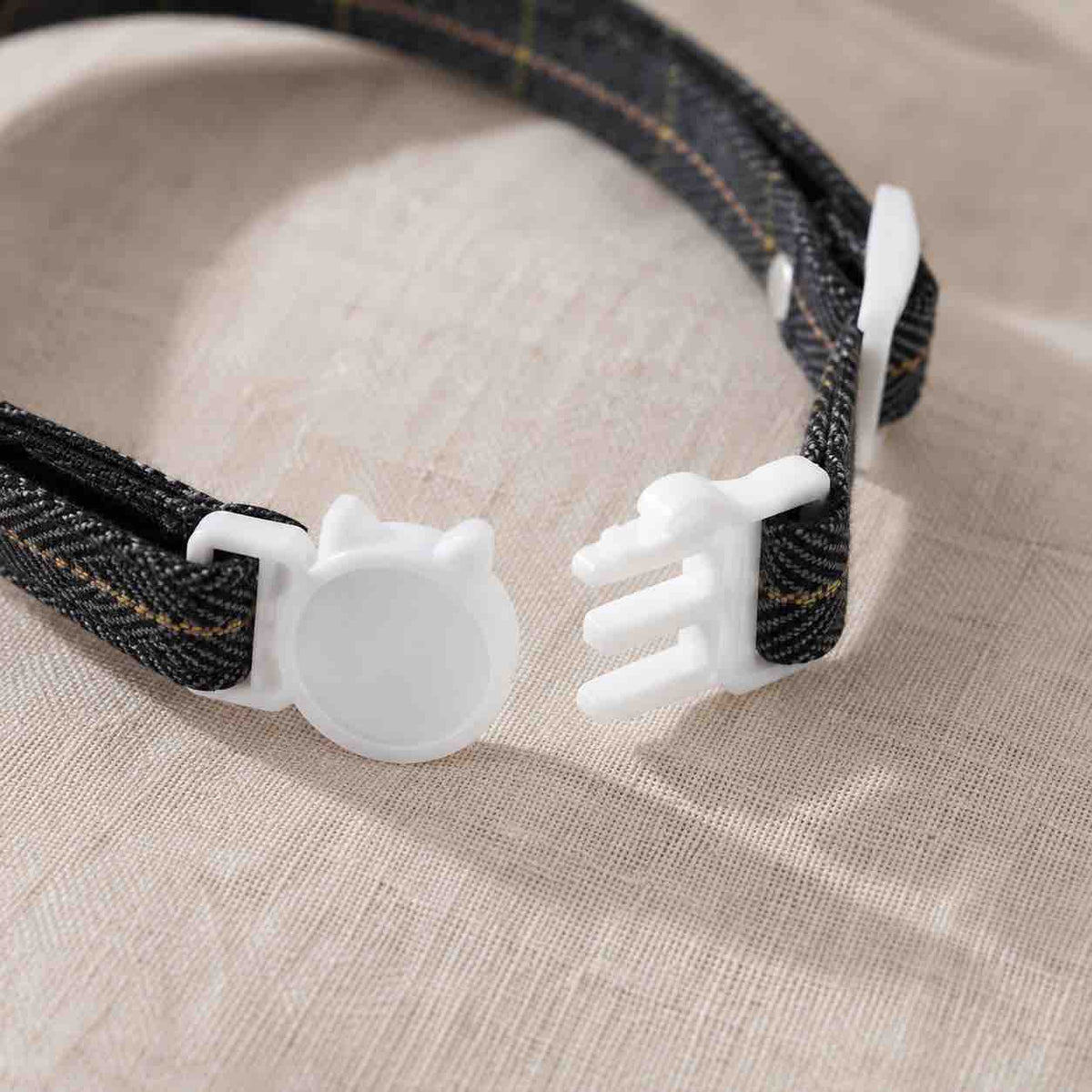 Collier anti-étranglement avec nœud papillon pour chat - Muzo
